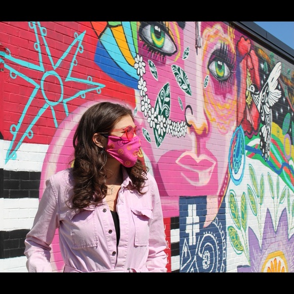 Rose colored lucite sunglasses 😎 - Picture 6 of 7